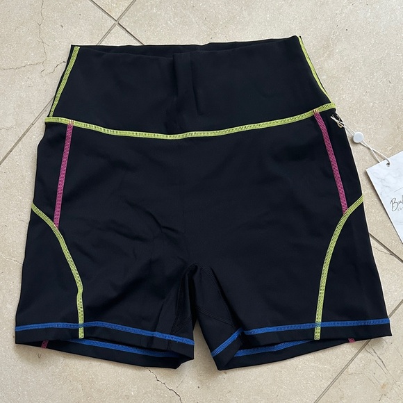 BuffBunny Black/ multi color Wave Shorts Size Medium NWT - Picture 2 of 7